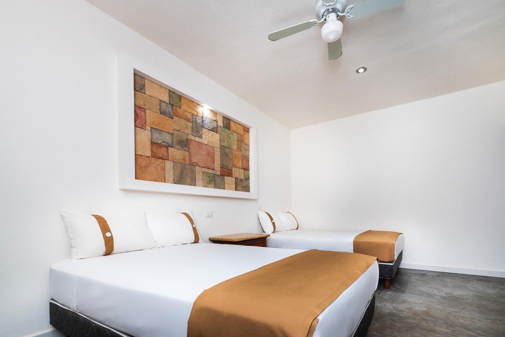 Capital O Hotel Joyma Suites, San Luis San Luis Potosi Exterior photo